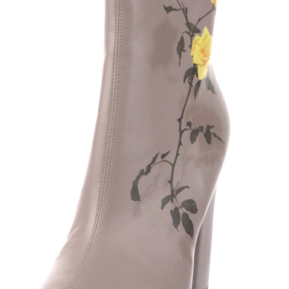 Dries Van Noten Leather Floral print boots with hidden platform size 7. - Picture 2 of 6